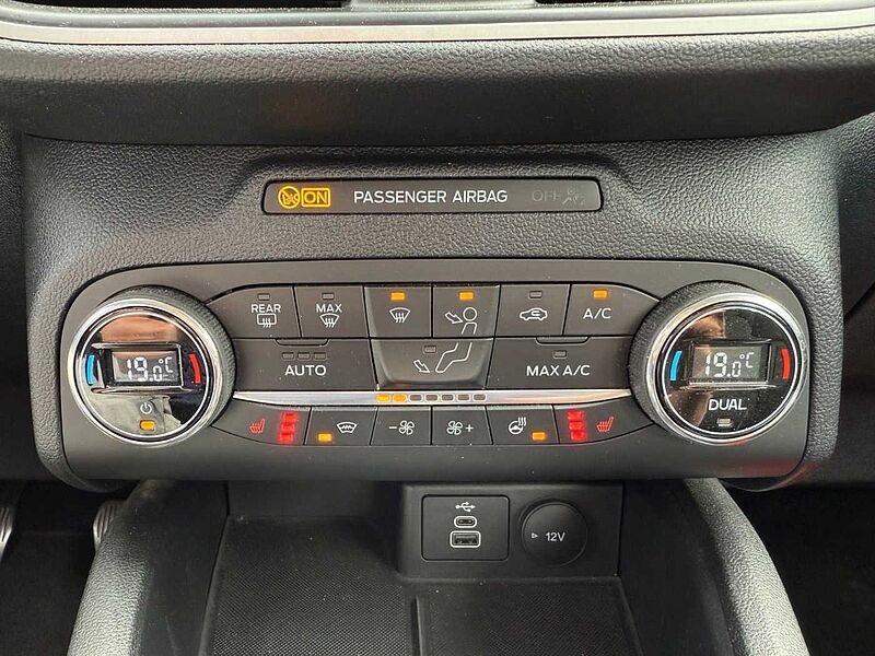 Ford Kuga Cool & Connect NAVI PDC SPA WINTER PAKET