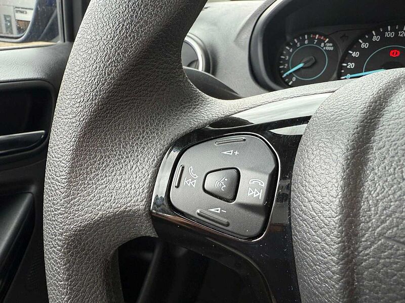 Ford Ka + Cool & Connect KLIMAAUTO BT 8 FACH PDC